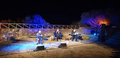 Una grande serata per la città di Carbonia: Michele Placido e i suoi musicisti hanno deliziato il pubblico dell&#039;Anfiteatro di Monte Sirai